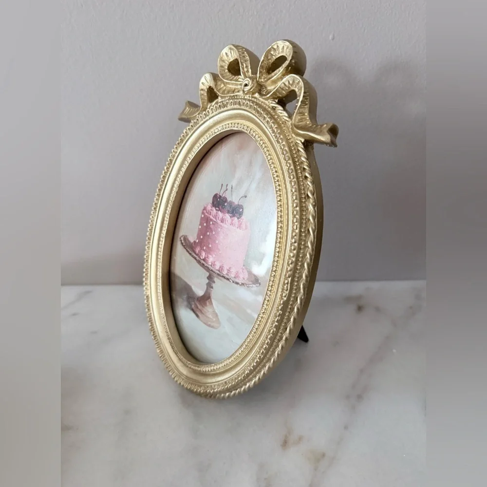 Gold Oval Frame with bow on top antique style for 4”x6” photo